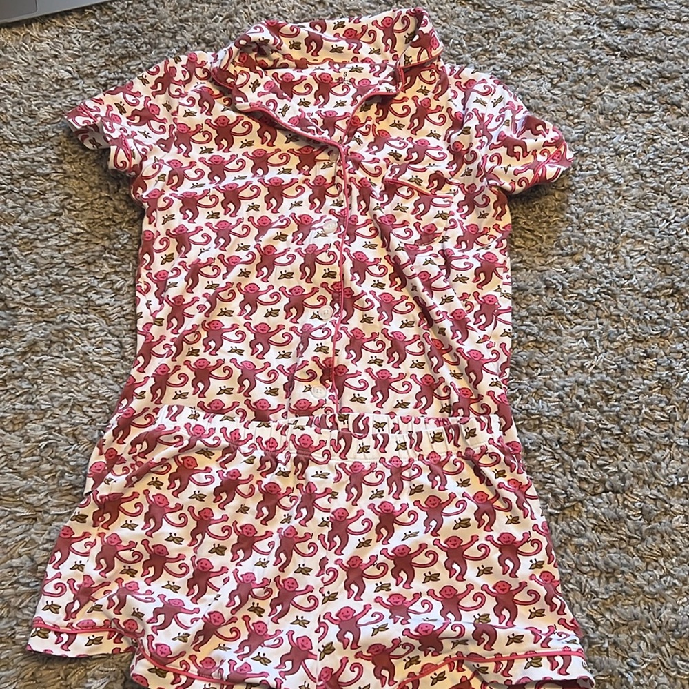 Woman’s Roller Rabbit pajamas🩷🤍